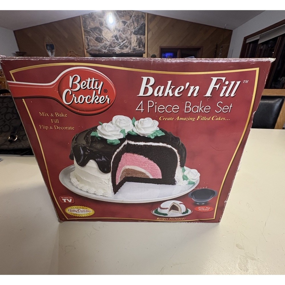 VTG Betty Crocker Bake 'n Fill Flip & Decorate Bake Pan 4 Piece Baking Set